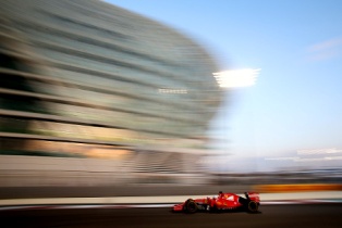Vettel Ingin Tahu Rasanya Juara Dunia dengan Ferrari
