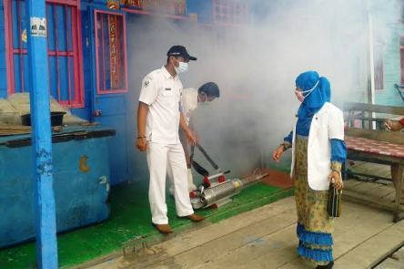 Atasi DBD Puskesmas Panipahan Lakukan Fogging