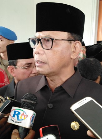 Bupati Rohil Pertegas Larang Membeli Mobdin Baru & Stuban Keluar Kota