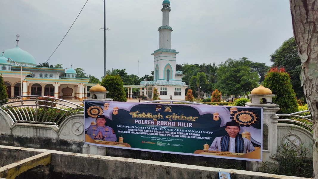 Polsek Bangko Pusako Pasang Spanduk Tabligh Akbar UAS, Kapolres Rohil Ajak Masyarakat Hadir