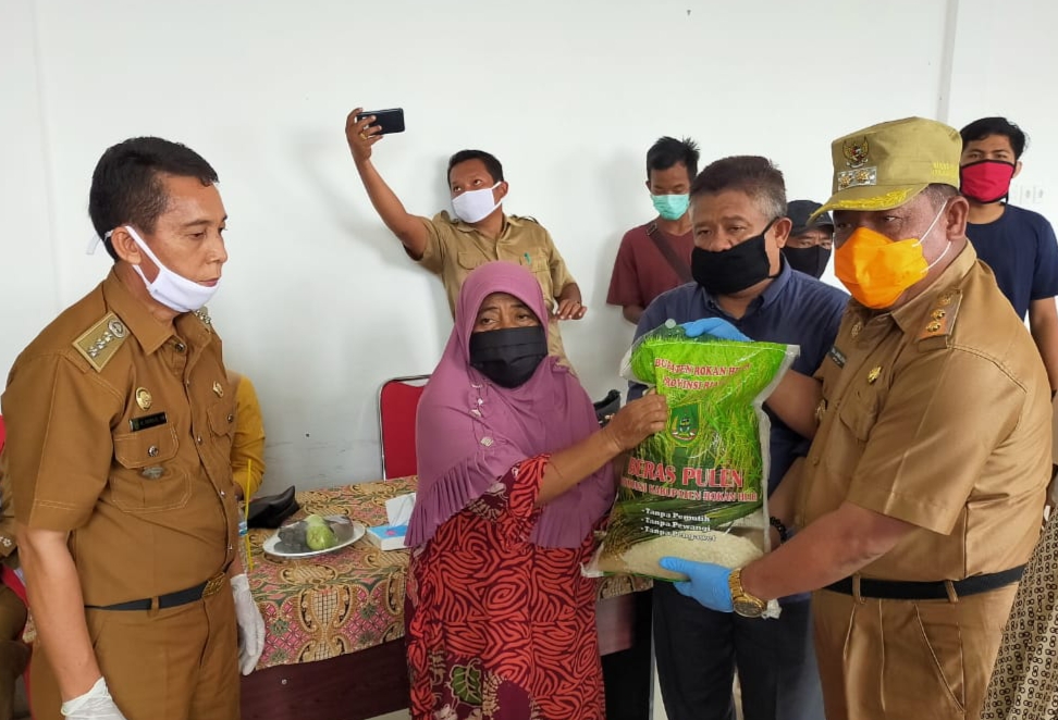 2746 KPM Tg Medan Terima Bantuan Sembako