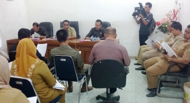 UMK Rohil Efektif Diterapkan Awal Januari 2017 UMK Rohil Efektif Diterapkan Awal Januari 2017