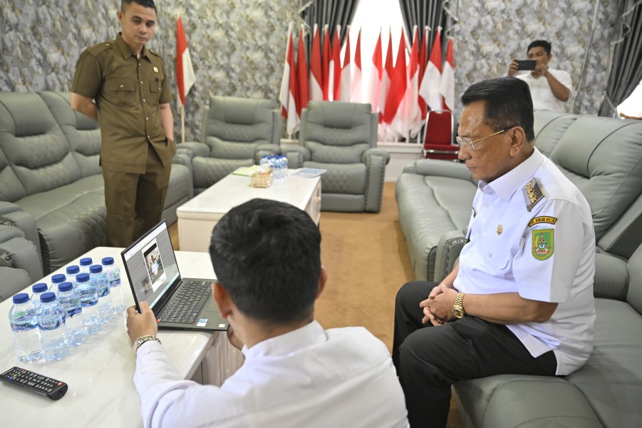 Bupati Rohil Bistmam Lakukan Proses TTE Wujudkan good governance dan digital