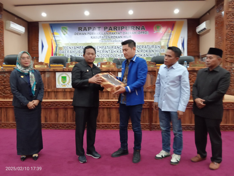 DPRD Terima 4 Ranperda Yang Diajukan Pemkab Rohil Melalui Rapat Paripurna
