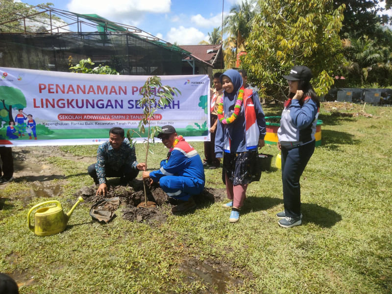 Sekolah Binaan PHE Siak di Rantau Bais Meraih Predikat Adiwiyata Nasional