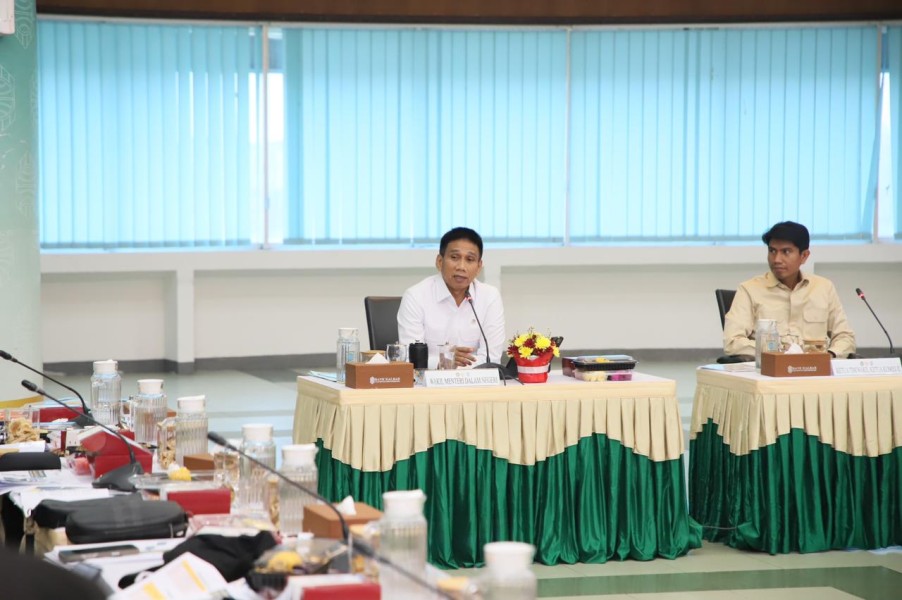 Wamendagri Wiyagus Tekankan Peran Strategis BUMD Dorong Perekonomian Daerah