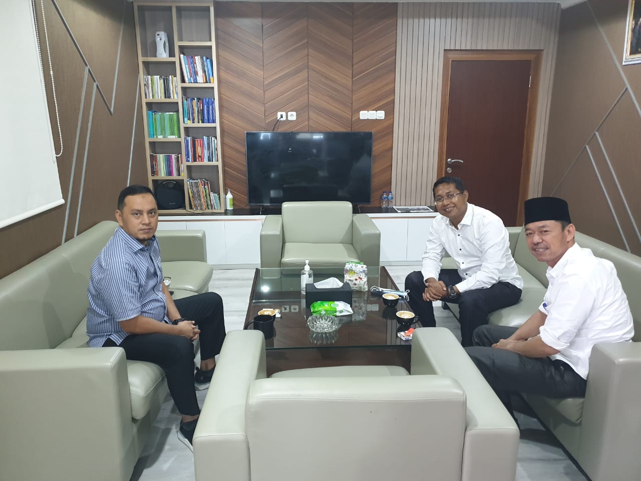 Bupati Rohil Afrizal Konsultasi ke DPR RI Terkait Minimnya APBD Bupati Rohil Afrizal Konsultasi ke DPR RI Terkait Minimnya APBD