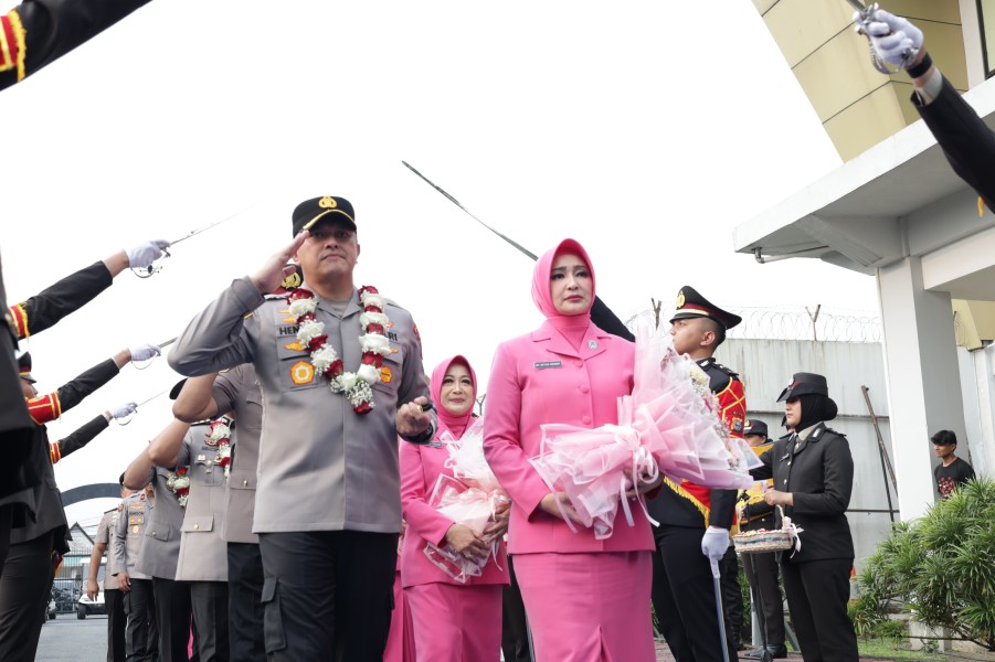 Kapolda Riau Pimpin Sertijab Wakapolda Riau, Irwasda, Karo SDM hingga Kapolres