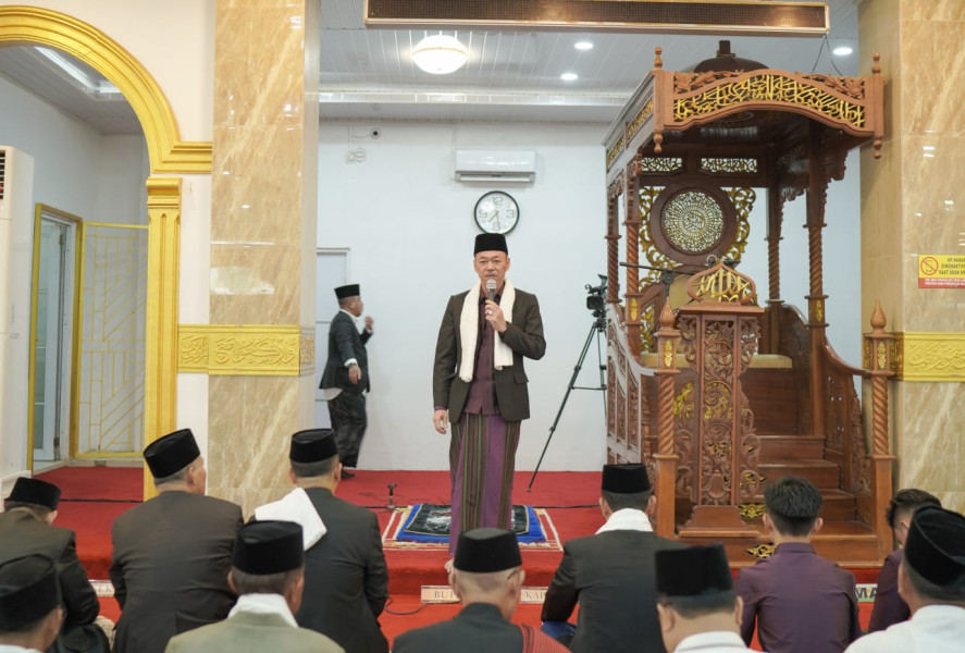 Bupati Rohil Laksanakan Sholat Idul Fitri di Masjid Agung Al-ikhlas Bagansiapiapi