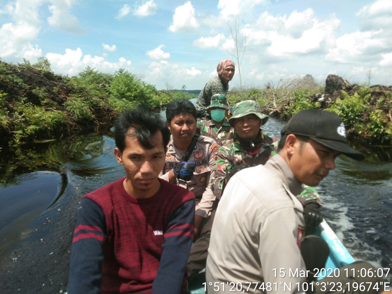 Hotspot Terpantau Satelit, Babinsa Bersama Bhabinkamtibmas Turun Ke Lokasi