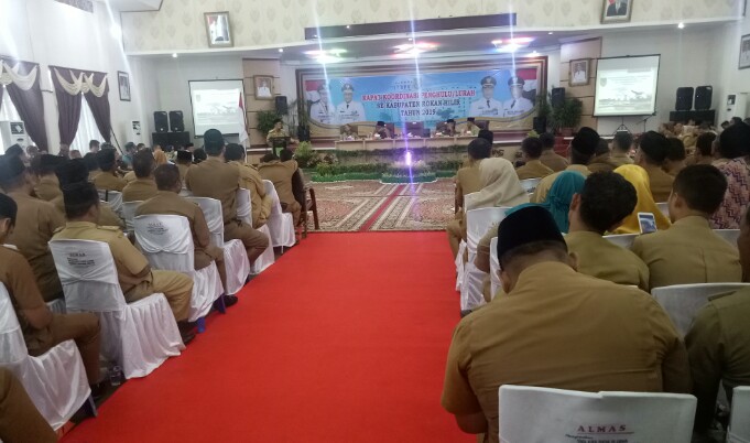 Gubri Resmi Buka Rakor Bersama Camat dan Datuk Penghulu se Rohil