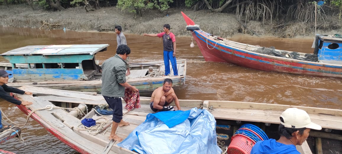 Kapal Nelayan di Rohil Tenggelam, 1 Ditemukan Meninggal dan 2 Masih Hilang