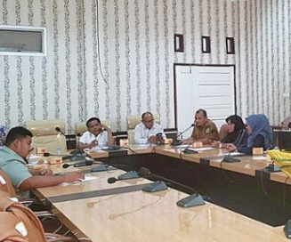 Ketua DPRD Rohil Maston Pimpin Rapat Bersama Sekretariat DPRD