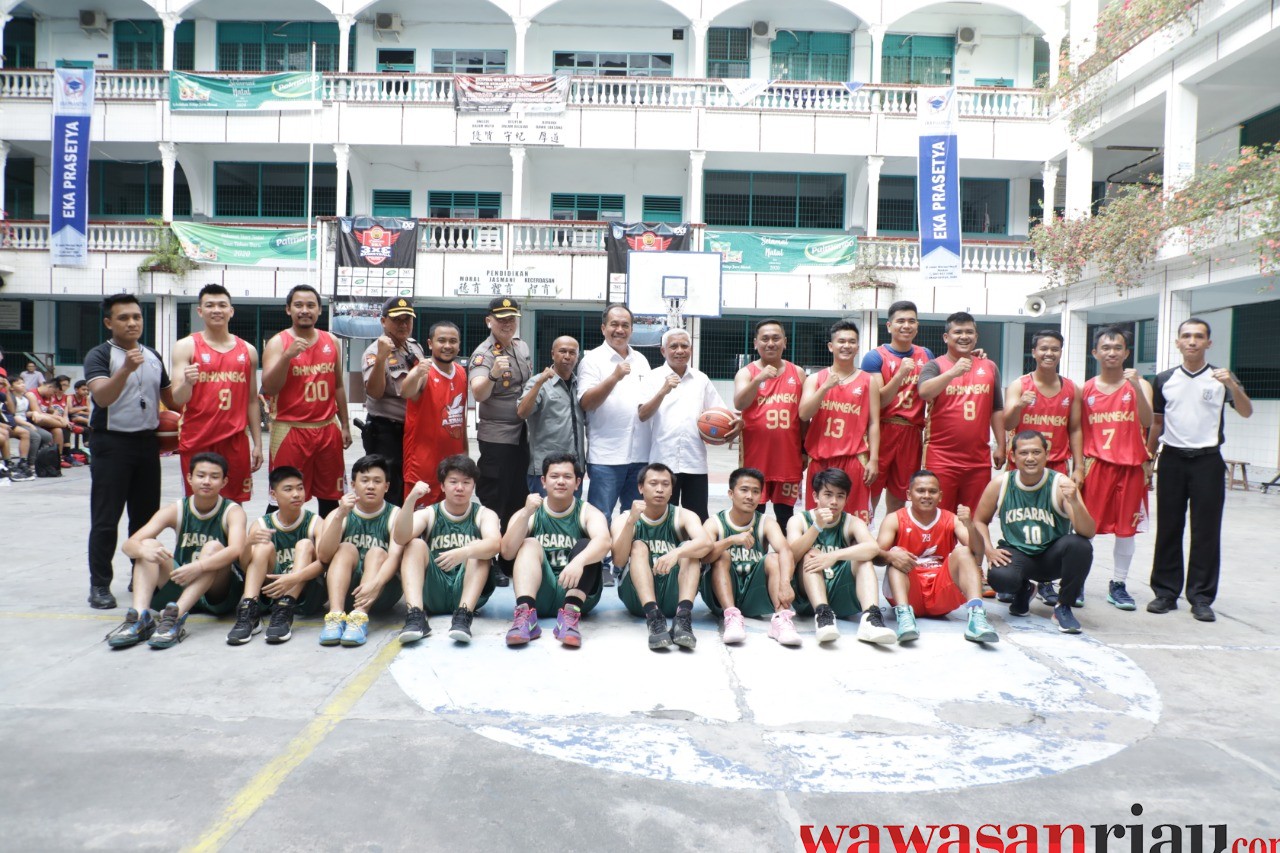 Bupati Asahan Berikan Semangat Kepada Tim Basket