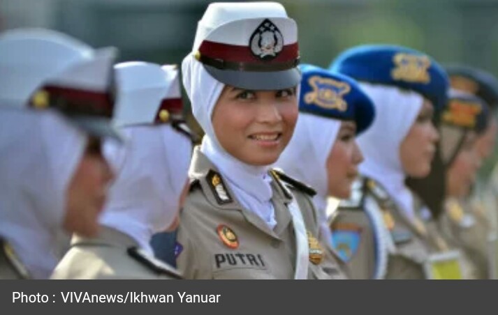 Jaga Netralitas, Anggota Polisi Dilarang Berpoto Pose Dua Jari Jaga Netralitas, Anggota Polisi Dilarang Berpoto Pose Dua Jari