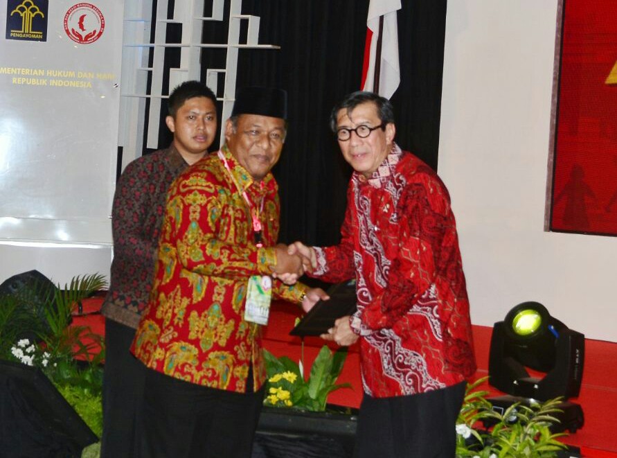 Sempena HAM se- Dunia, Pemkab Rohil Terima Penghargaan Dari Presiden