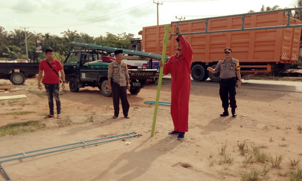 Kabag Ops Polres Rohil Survey Pembangunan Pos Pengamanan Lebaran Kabag Ops Polres Rohil Survey Pembangunan Pos Pengamanan Lebaran