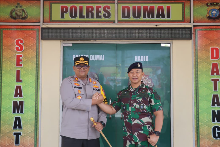 Kapolres Dumai AKBP Hardi Dinata Menerima Kunjungan Silaturahmi Danlanal Dumai
