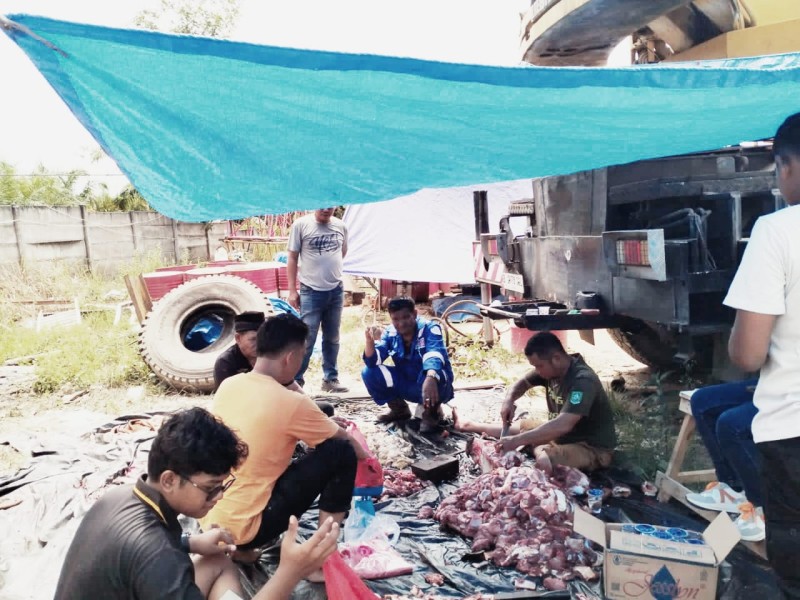 Idul Adha, PT Grogol Sembelih Seekor Sapi Seberat 100 Kg