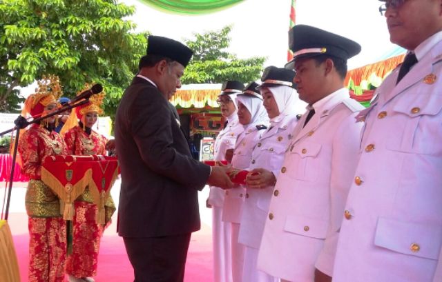 Wabup Rohil Lantik Enam Penjabat Lurah