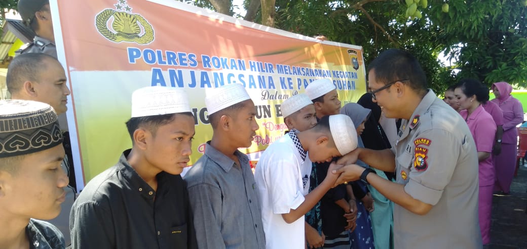 Jelang HUT Bhayangkara Ke-73, Polres Rohil Gelar Anjangsana Ke Panti Asuhan  Dan Warga 