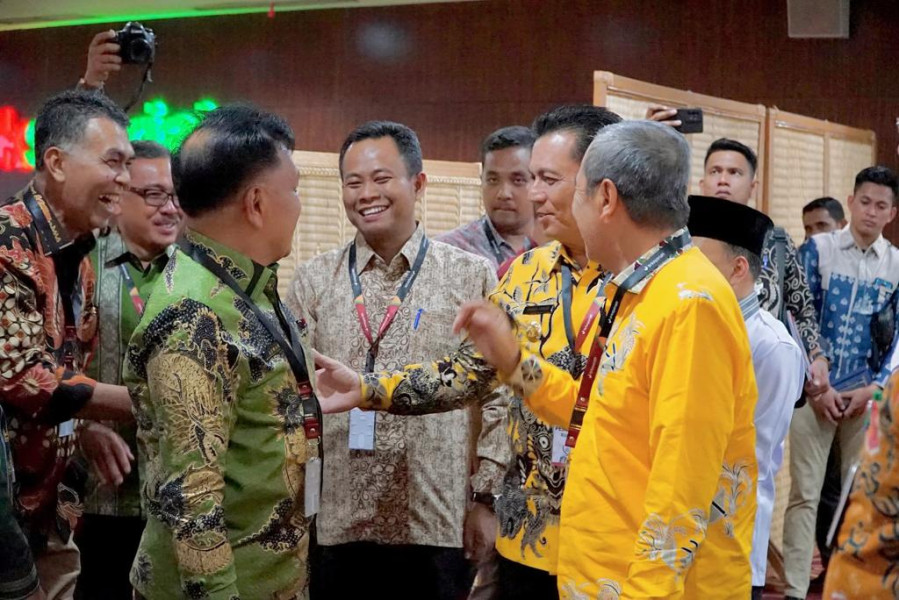 Wabup Rohil Hadiri RUPS Th 2022 dan Rapat Umum Pemegang di Kantor Pusat BRK Pekanbaru