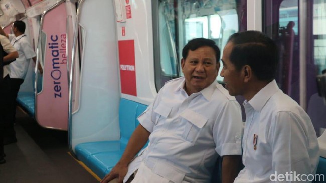 Dari Stasiun MRT Senayan, Jokowi-Prabowo Jalan kaki ke Fx Sudirman Dari Stasiun MRT Senayan, Jokowi-Prabowo Jalan kaki ke Fx Sudirman