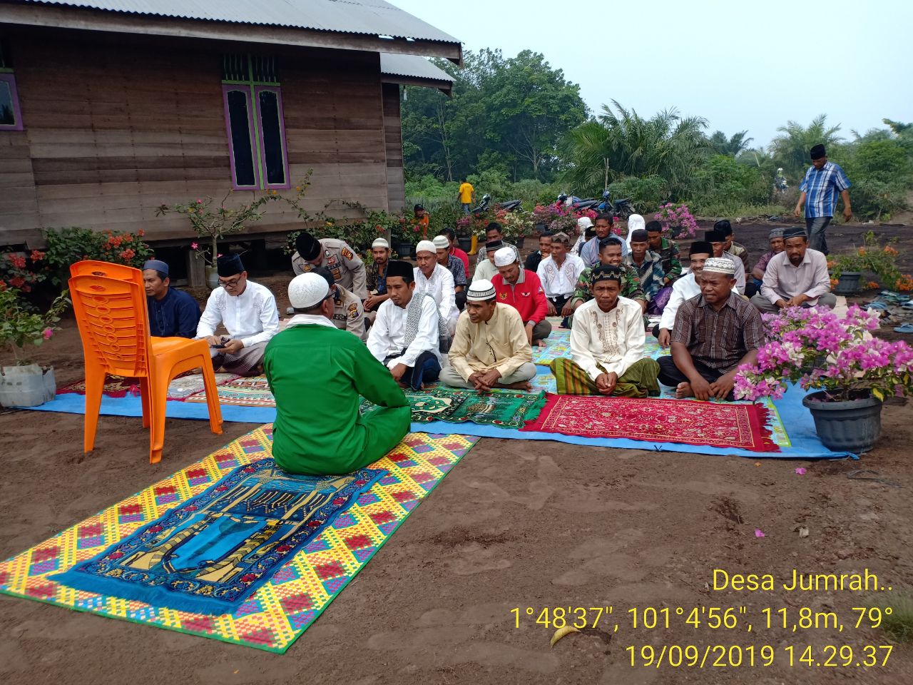 Babinsa Koramil 05/RM Gelar Sholat Istisqo Dilokasi Karlahut