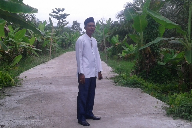 Penghulu Sei Sialang Hulu Rohil Bantah Pembangunan Jalan Desa Tidak Prosedure