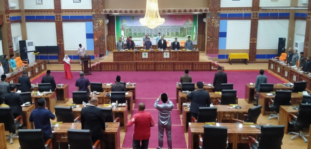 Rapat DPRD Penyampaian Jawaban Pemerintah Pandangan umum fraksi Terkaitan APBD - P Rohil Tahun 2023