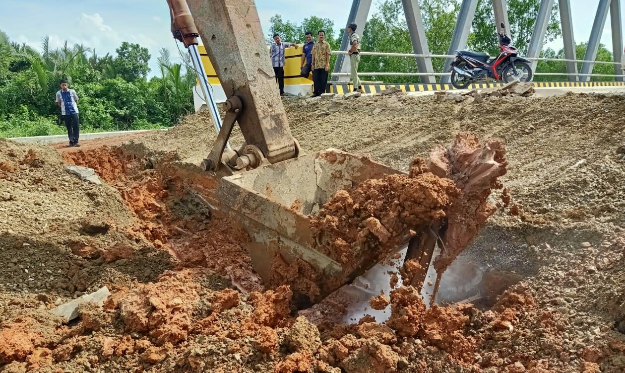 Jembatan Parit 7 Bangko Dikabarkan Rusak Serius, Nyatanya Oprit Turun Sedikit