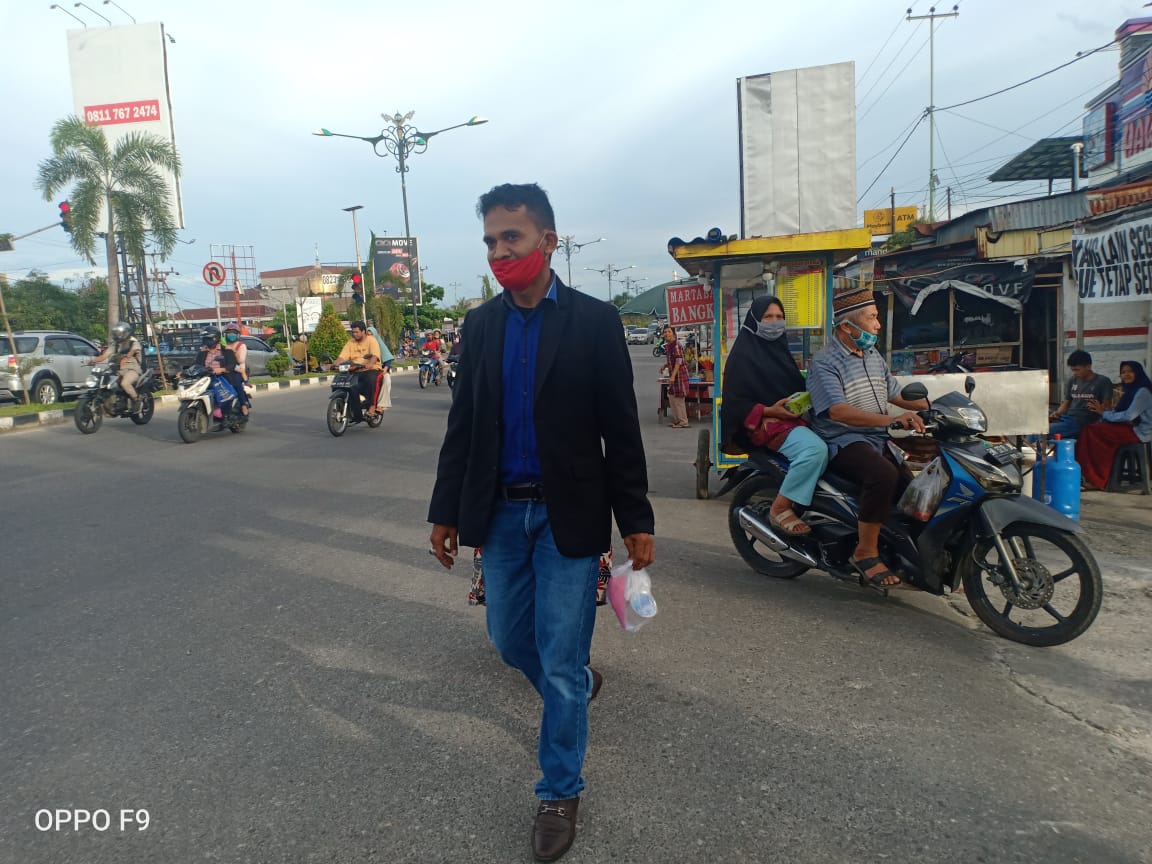 Pemberian Ta'jil Riauinvestigasi.Com, Ismail Sarlata Meminta Pemerintah Juga Perhatikan Wartawan