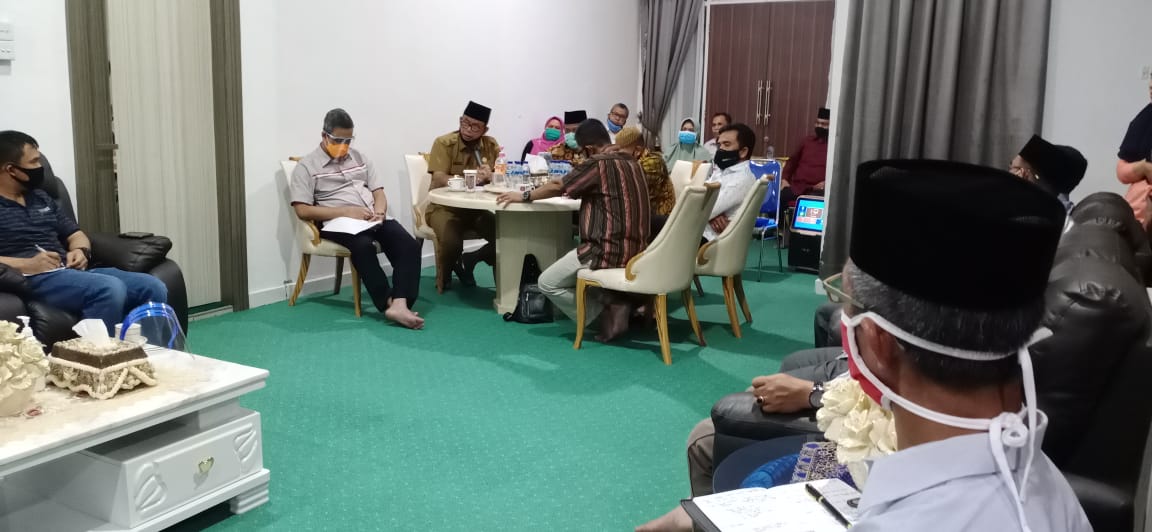 Bupati Rohil Tegaskan Masyarakat di Lingkungan Pondok Pesantren Harus Dirapid Tes