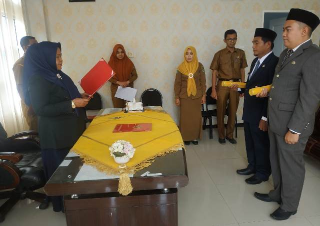 Kadis Kesehatan Rohil Lantik Dua Kapus