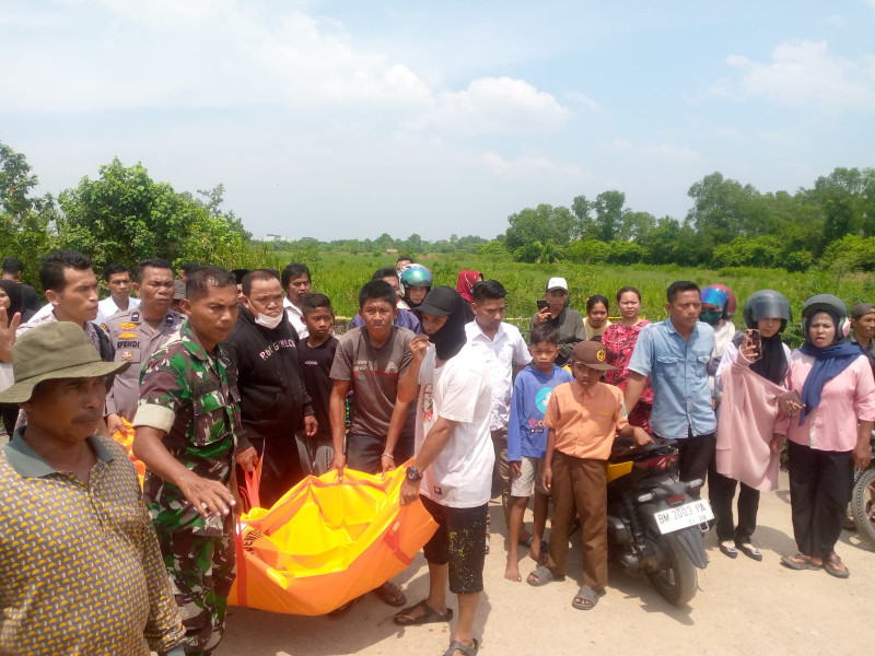 Heboh..!! Mayat Wanita Ditemukan Penjerat Biawak di Parit 4 Bagansiapiapi