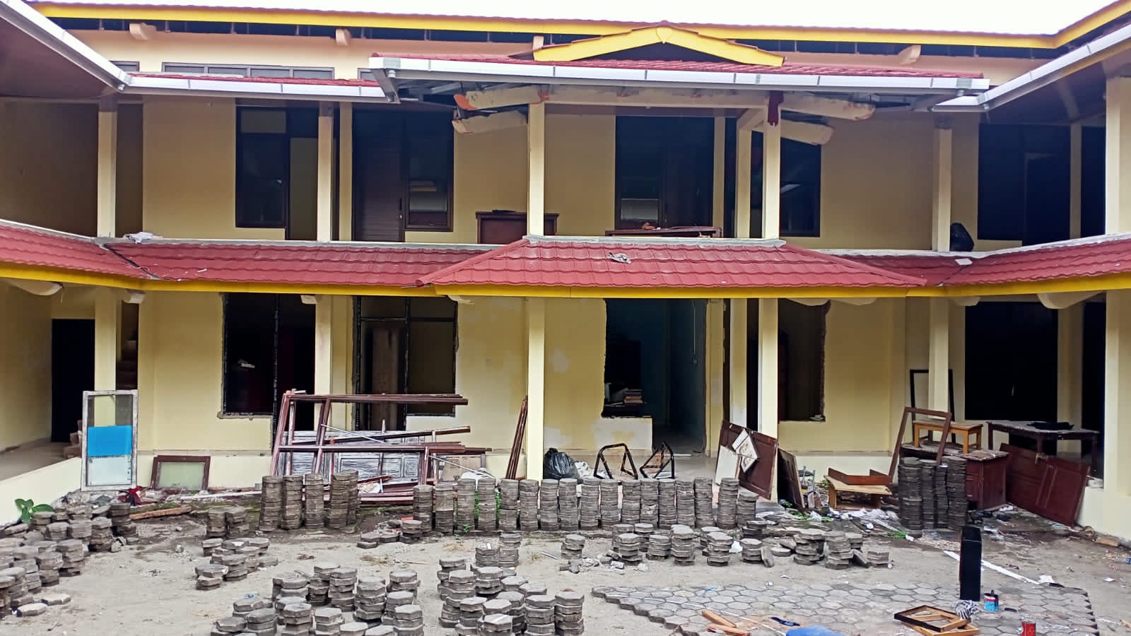 Proyek Renovasi Asrama Putra Riau di Yogyakarta Mangkrak, ada apa.??