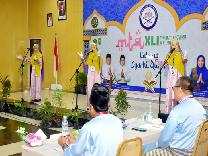 Disaksikan Langsung Bupati Inhu Rezita Meylani, Sikembar Dari Kampar Tampil Luar Biasa