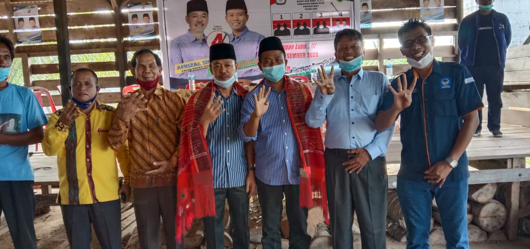 Berikan Dukungan, Tokoh Masyarakat Batak Sinaboi Ulosi Afrizal Sintong-H Sulaiman