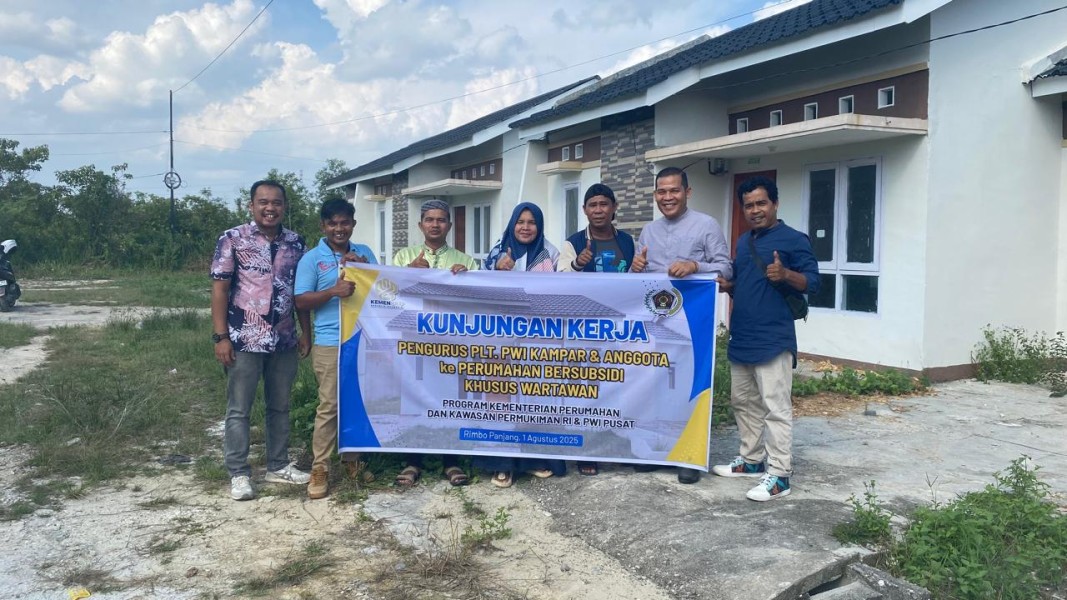 Plt Ketua PWI Kampar dan Pengurus Survei Rumah Subsidi Dari Kementerian Perumahan RI