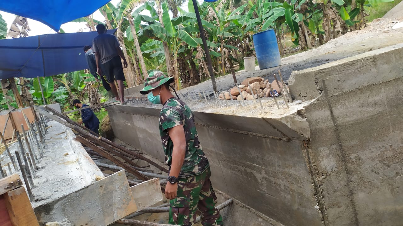 TNI dan Warga Mulai Buka Mal Cor Box Culvert