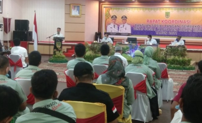 Peduli Masyarakat Miskin, Bupati Rohil Afrizal Sintong Pimpin Rakor Bansos Pangan th 2021