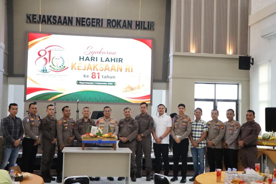 Kapolres Rohil Beri Kejutan kepada Kajari Rohil di Hari Lahir Kejaksaan RI ke-81