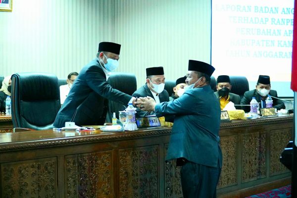DPRD Kampar Setujui Perubahan APBD 2021 Menjadi Perda