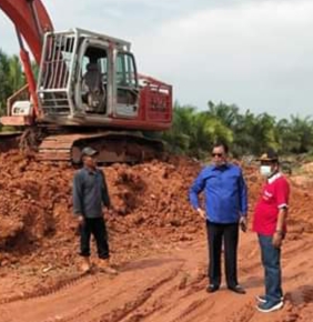 Bupati Rohil Tinjau Posko Covid 19 dan Jalan Lintas Pesisir di Pekaitan