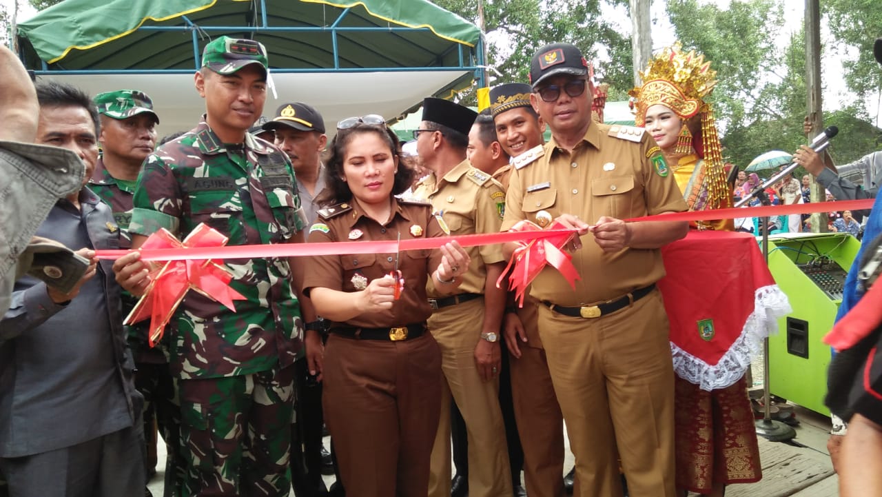 Bupati Rohil Suyatno Resmikan Jalan Karya Bakti dan Jembatan di Panipahan