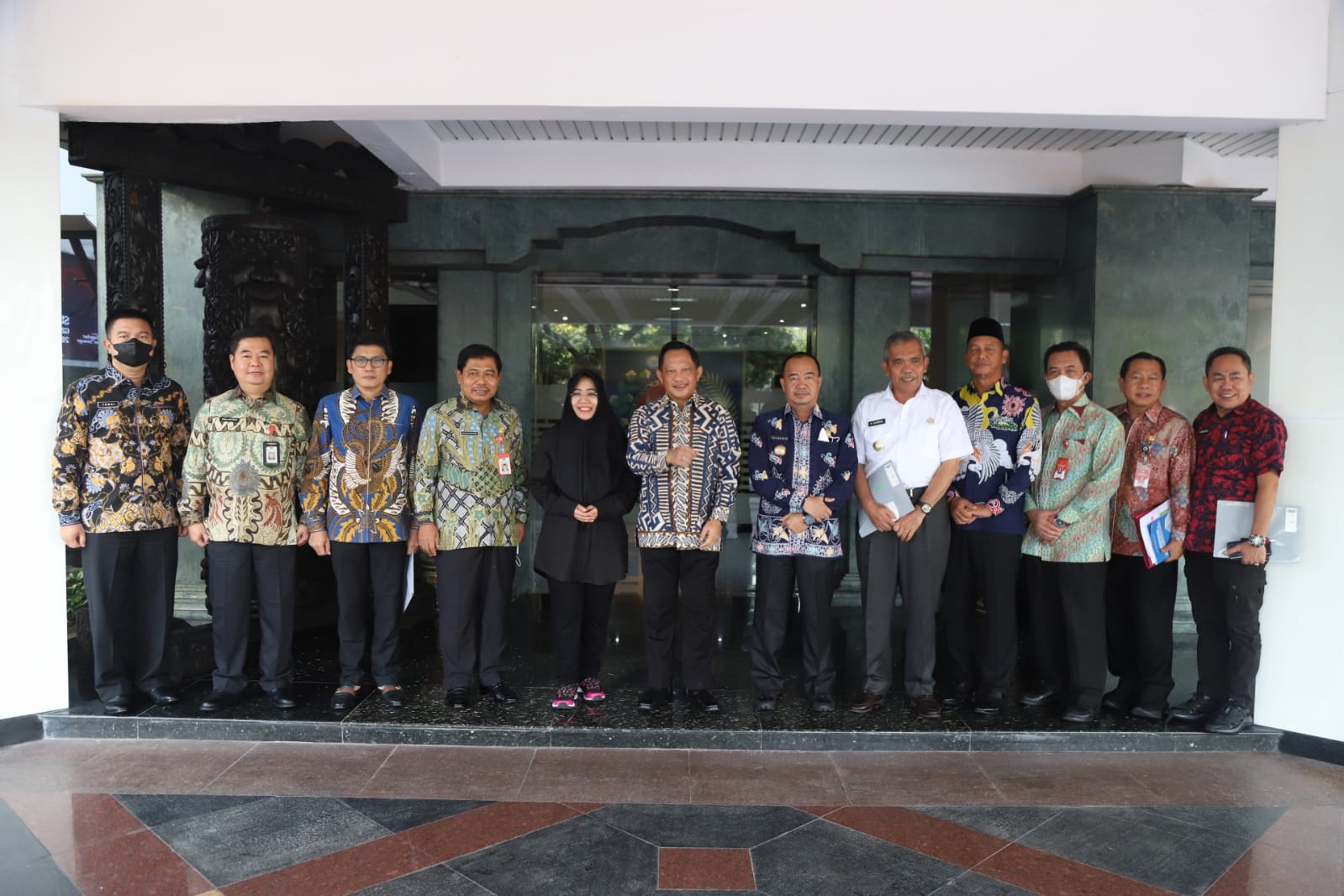 Pj.Bupati Kampar Silaturrahmi Dengan Mendagri Sekaligus Undang Pada Munas AKPSI