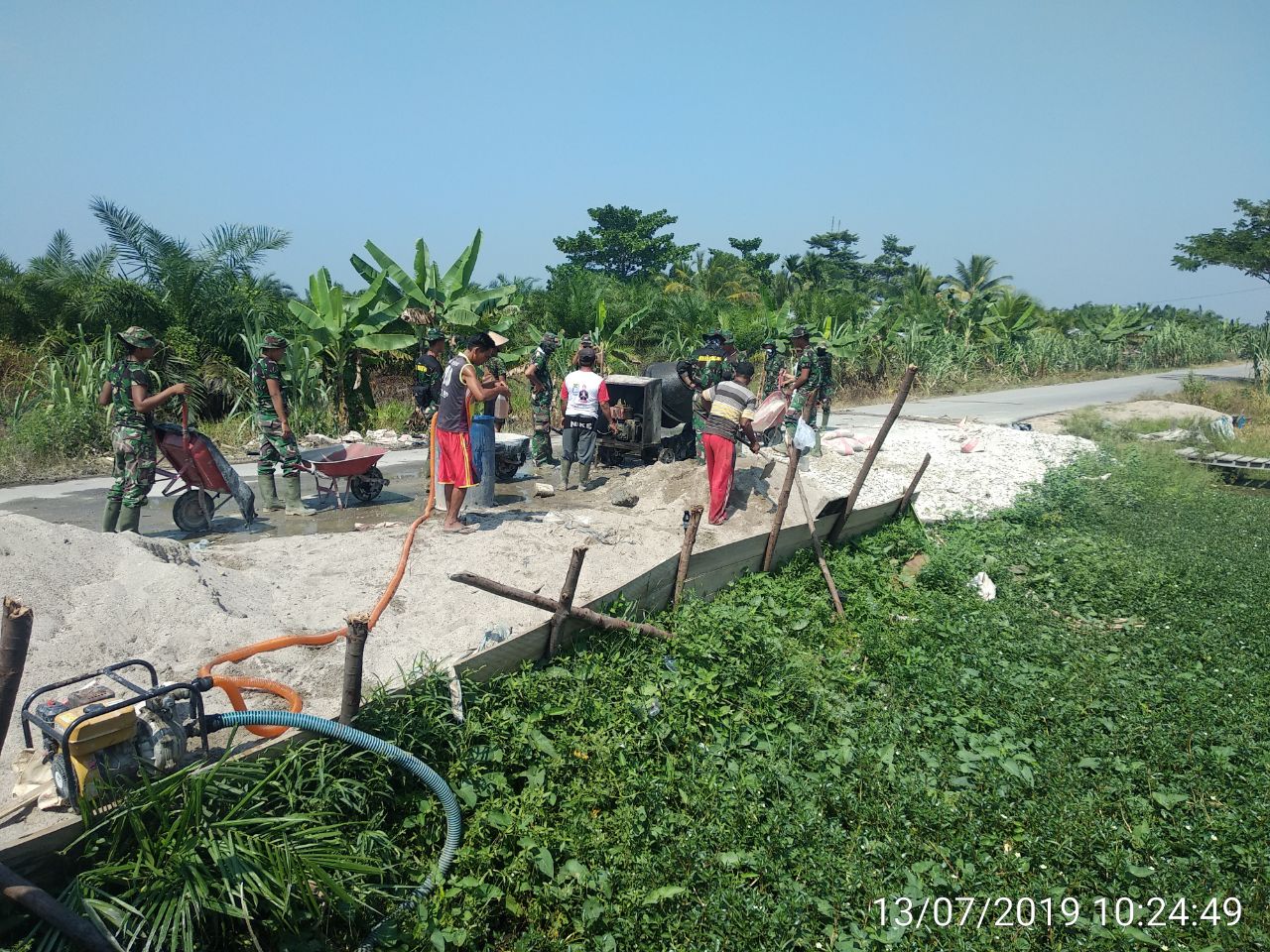 Semua Element Sukseskan Pembangunan Jalan Semenisasi di Sinaboi