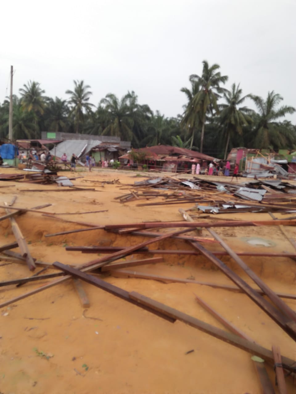 Puting Beliung Hancurkan Rumah dan Musholla di Rohil