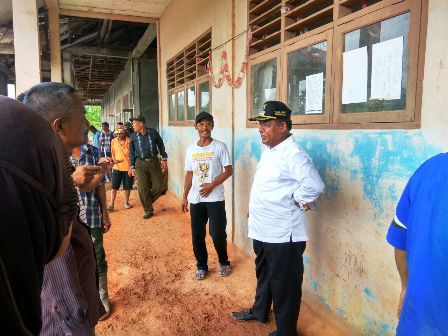 Wabup Blusukan di Kecamatan Tanjung Melawan Prihatian Melihat Kondisi Sekolah