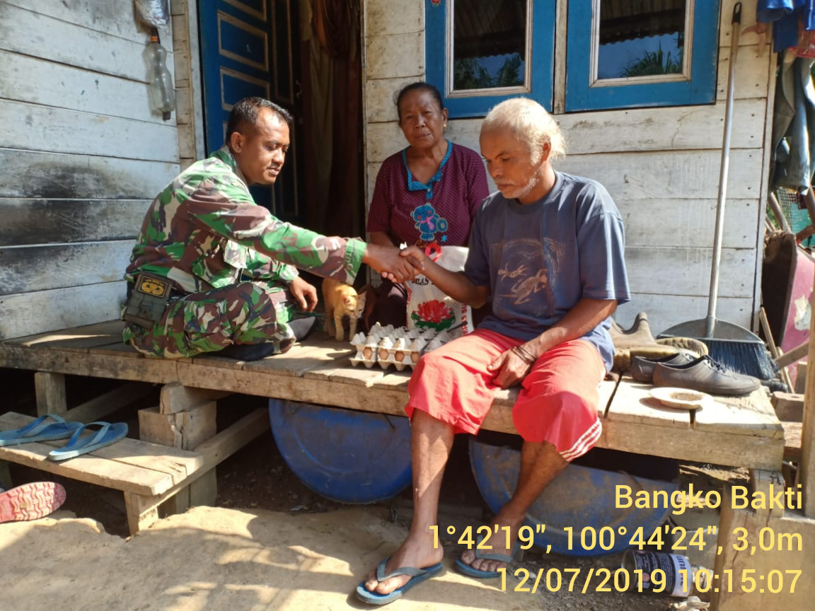 Peduli Sesama, Babinsa Koramil 05/RM Santuni Kaum Dhuafa
